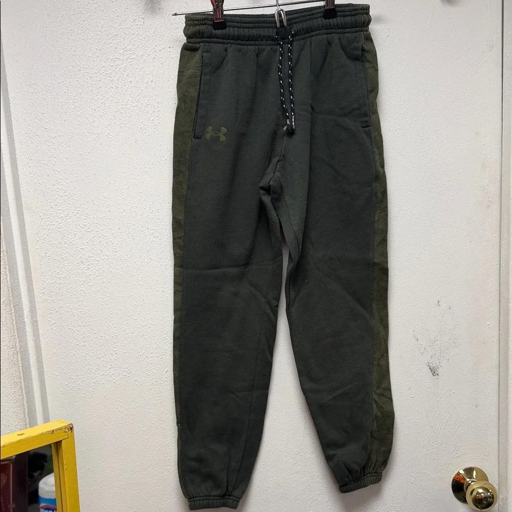 Gymboree and under Armour bundle  Short Sleeve Tee’s and sweatpants